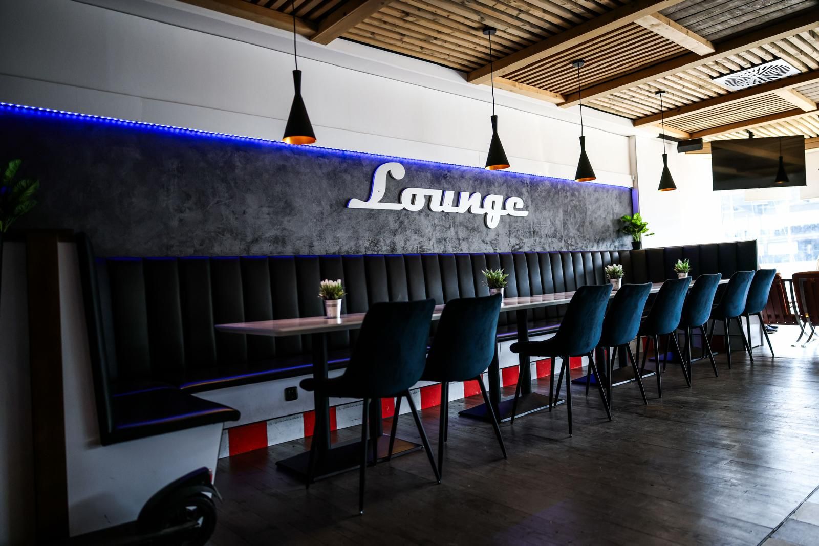 Exklusive Lounge-Atmosphäre mit Netzwerk unter Führungskräften